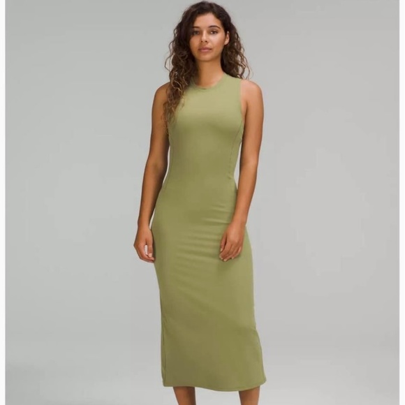 lululemon athletica Dresses & Skirts - Lululemon green sized 10 midi dress